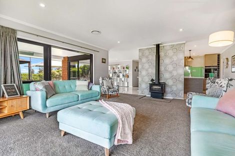 Photo of property in 19 Kendallvale Drive, Waiuku, 2123