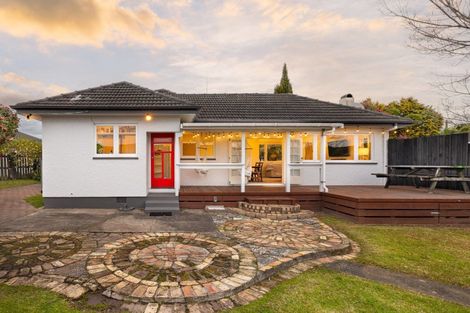 Photo of property in 26 Forest Lake Road, Forest Lake, Hamilton, 3200