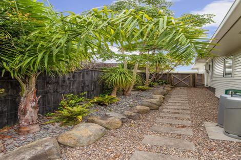 Photo of property in 23 Bodi Place, Te Atatu South, Auckland, 0610