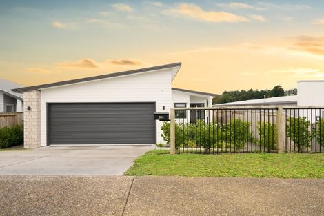 Photo of property in 50b Puhirake Crescent, Pyes Pa, Tauranga, 3112
