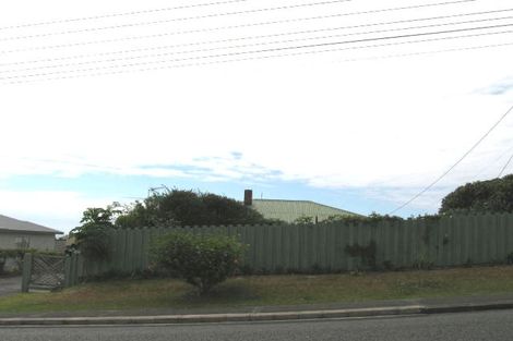 Photo of property in 1/1001 Beach Road, Torbay, Auckland, 0630