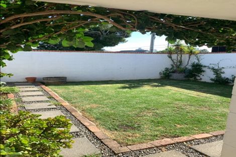 Photo of property in 35 Kitchener Road, Takapuna, Auckland, 0622