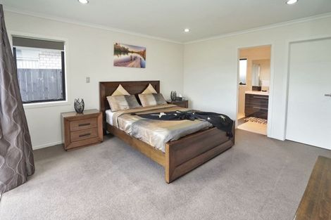 Photo of property in 14 Piwakawaka Court, Rototuna North, Hamilton, 3210