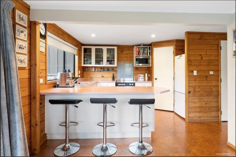 Photo of property in 5 Takapu Street, Henderson, Auckland, 0612