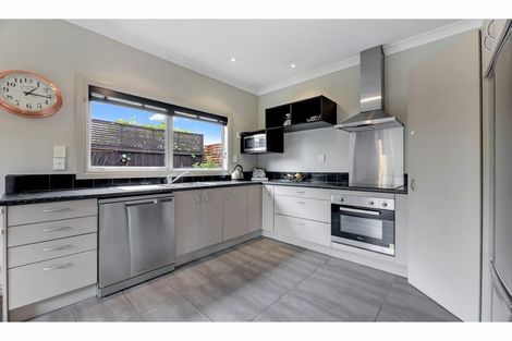 Photo of property in 35 Gresford Street, Edgeware, Christchurch, 8013