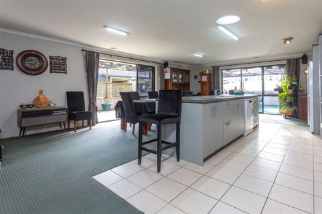 Photo of property in 3 Acacia Court, Whitianga, 3510