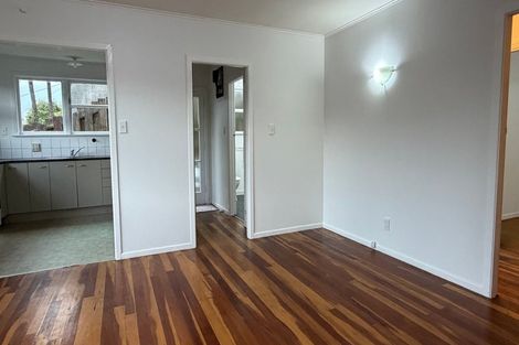 Photo of property in 147 Ruskin Road, Newlands, Wellington, 6037