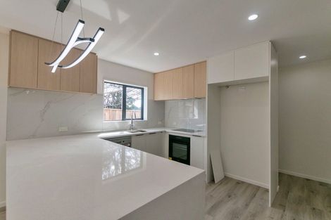 Photo of property in 17e Martin Place, Kelston, Auckland, 0602