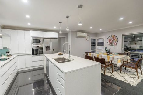 Photo of property in 202 Westchester Drive, Churton Park, Wellington, 6037