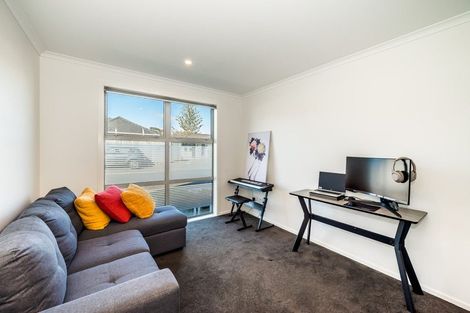 Photo of property in 7 Kikorangi Way, Paraparaumu, 5032