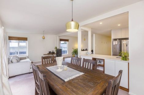 Photo of property in 64 Pinehaven Road, Pinehaven, Upper Hutt, 5019