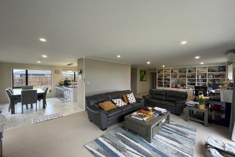 Photo of property in 20 Piharau Crescent, Hurdon, New Plymouth, 4310