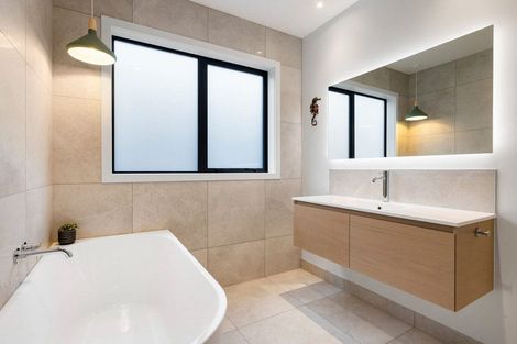 Photo of property in 90 Hugo Shaw Drive, Cambridge, 3434
