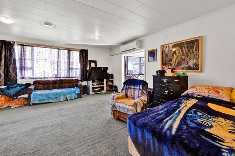 Photo of property in 9 Manawapou Road, Hawera, 4610