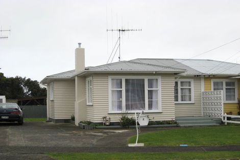 Photo of property in 7 Karaka Crescent, Levin, 5510