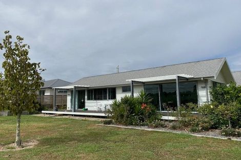 Photo of property in 39 North Ridge Drive, Rototuna North, Hamilton, 3210