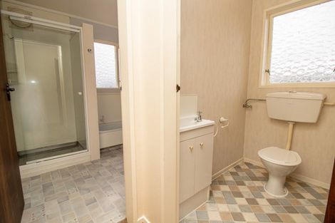 Photo of property in 17 Peterhouse Street, Tawa, Wellington, 5028