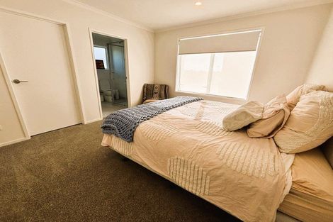 Photo of property in 19 Uatoto Road, Clarks Beach, 2122