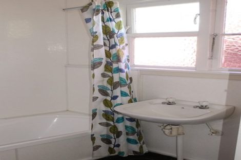 Photo of property in 28 Bright Street, Westport, 7825