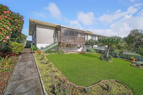 Photo of property in 1 Hedge Row, Sunnyhills, Auckland, 2010