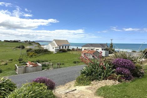 Photo of property in Wood Street, Kaka Point, 9271