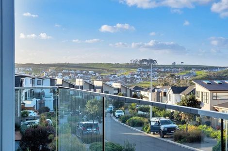 Photo of property in 62 Headland Drive, Long Bay, Auckland, 0630