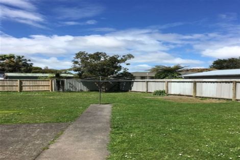 Photo of property in 8 Cargill Street, Papakura, 2110