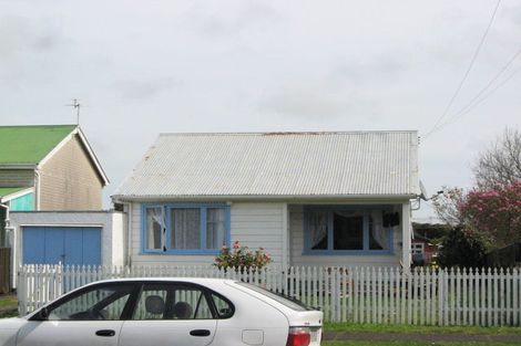 Photo of property in 65 Queen Street, Waitara, 4320