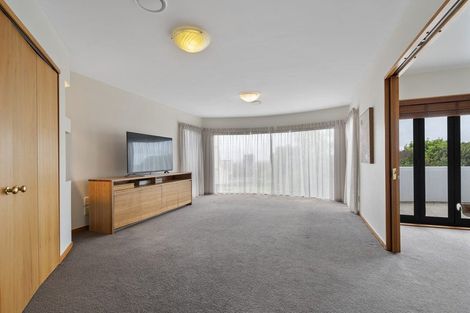 Photo of property in 33 Ruapehu Drive, Fitzherbert, Palmerston North, 4410