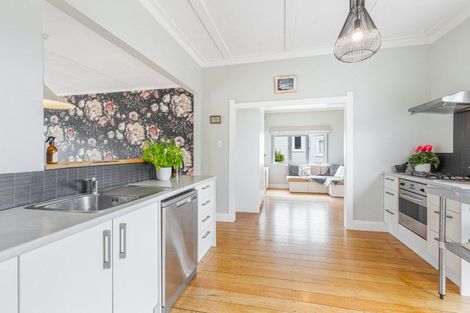 Photo of property in 41 Hanlon Crescent, Narrow Neck, Auckland, 0624