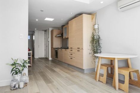 Photo of property in Customhouse Apartments, 314l Maunganui Road, Mount Maunganui, 3116