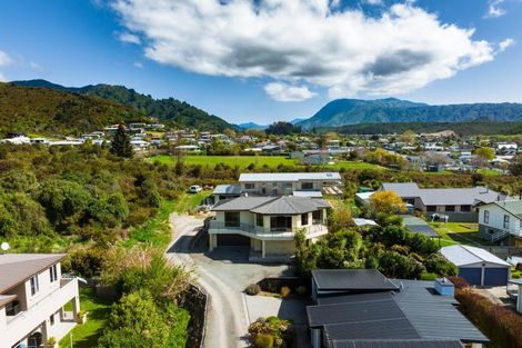 Photo of property in 8a Waimarama Street, Waikawa, Picton, 7220