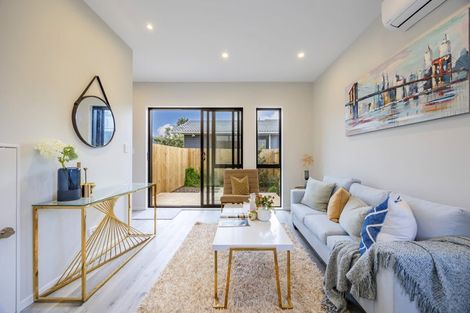 Photo of property in 14d Durham Street, Te Atatu Peninsula, Auckland, 0610