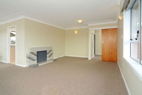 Photo of property in 44 Fowler Street, Northcote, Auckland, 0627