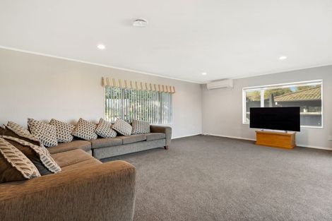 Photo of property in 16 Frisken Place, Lynmore, Rotorua, 3010