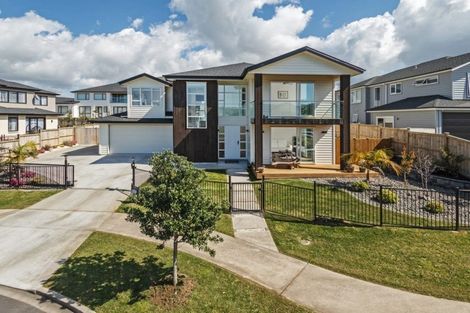 Photo of property in 8 Taraire Place, Orewa, 0931