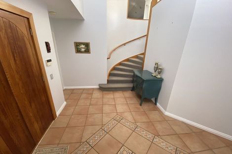 Photo of property in 5 Gretna Green, Browns Bay, Auckland, 0630