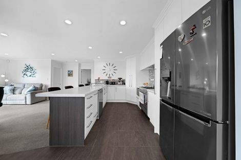 Photo of property in 15 Summerland Drive, Henderson, Auckland, 0612