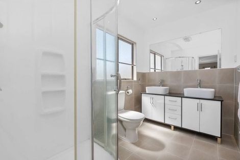 Photo of property in 9 Jomard Terrace, Northcross, Auckland, 0632