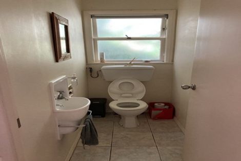 Photo of property in 31 Cave Road, Houghton Bay, Wellington, 6023