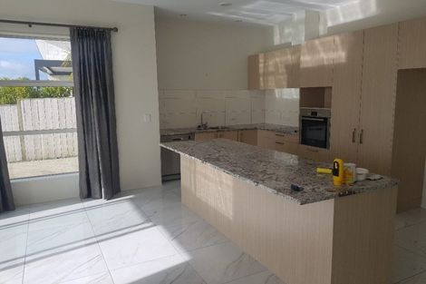 Photo of property in 12 Butler Stoney Crescent, Silverdale, 0932