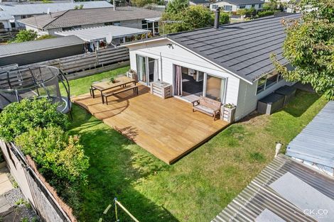 Photo of property in 28 Omaha Grove, Totara Park, Upper Hutt, 5018