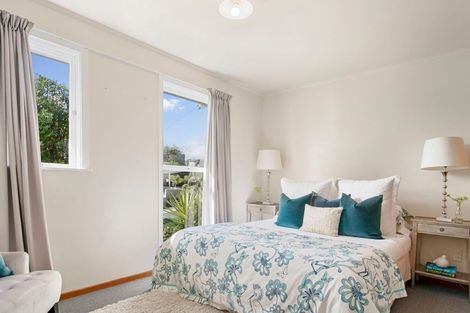 Photo of property in 1/1 Alison Avenue, Herald Island, Auckland, 0618