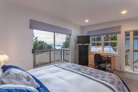 Photo of property in 46 Wood Bay Road, Titirangi, Auckland, 0604