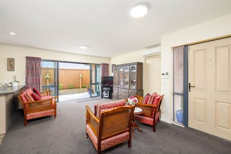 Photo of property in 3/123 Sawyers Arms Road, Northcote, Christchurch, 8052