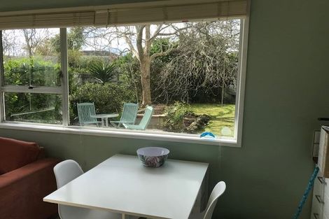 Photo of property in 69 Kiwi Esplanade, Mangere Bridge, Auckland, 2022