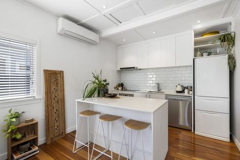 Photo of property in 1018 Great North Road, Point Chevalier, Auckland, 1022