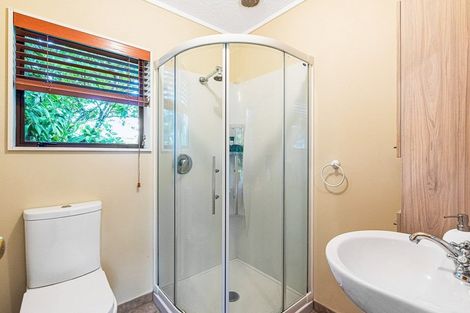 Photo of property in 33 Chilton Drive, Paraparaumu, 5032