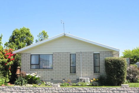 Photo of property in 39 Dunbarton Street, Redwood, Christchurch, 8051