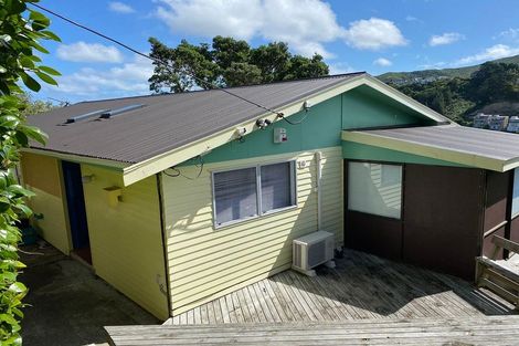 Photo of property in 12 Harland Street, Brooklyn, Wellington, 6021